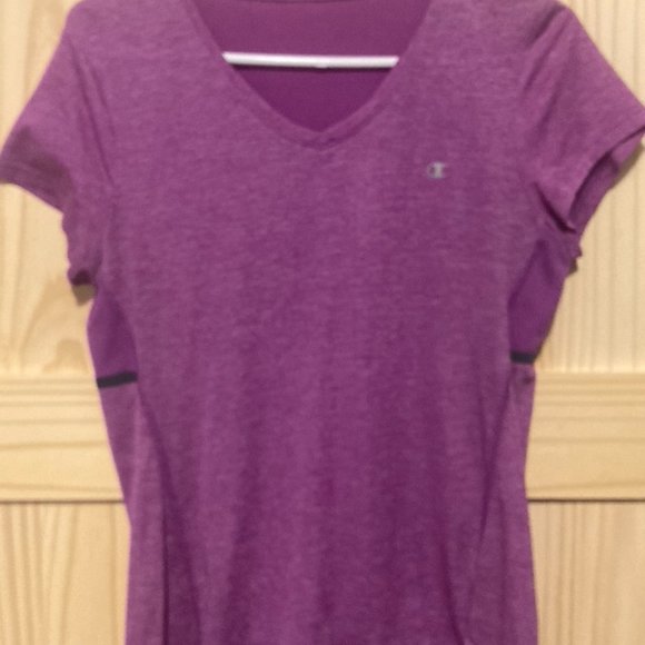 Champion Tops - Champion T-Shirt